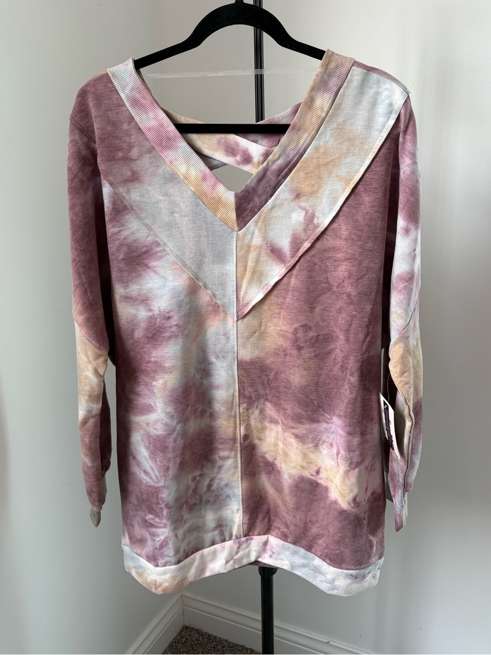 Women's Tie-Dye V-Neck Pullover Sweatshirt - Mauve Mix